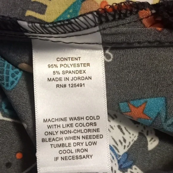 Tasha & me  dog print scrub top - Picture 6 of 6